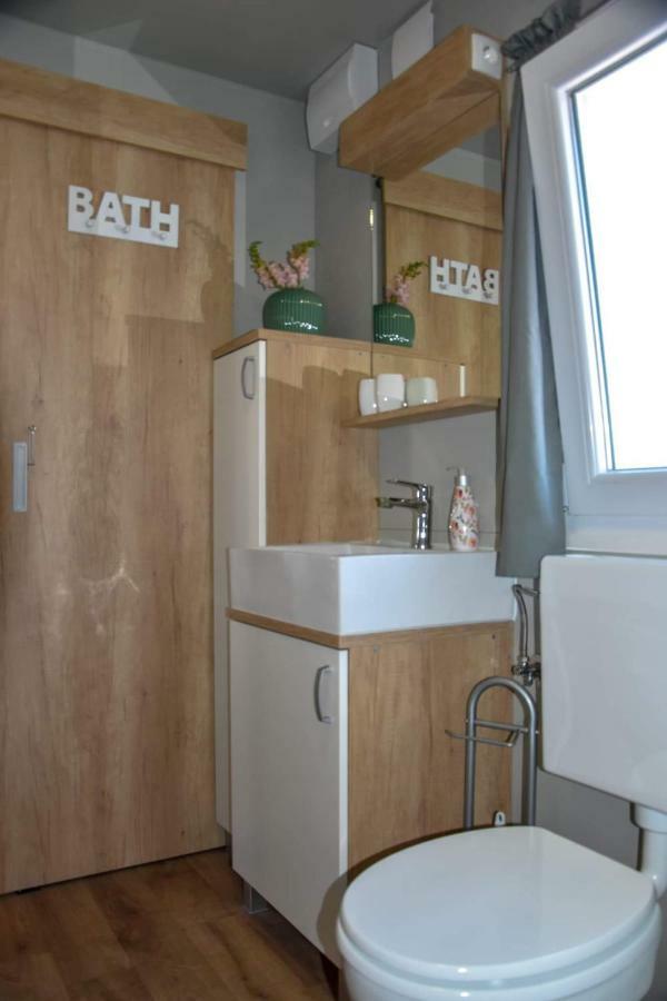Mobile Home Laura Тисно Екстериор снимка