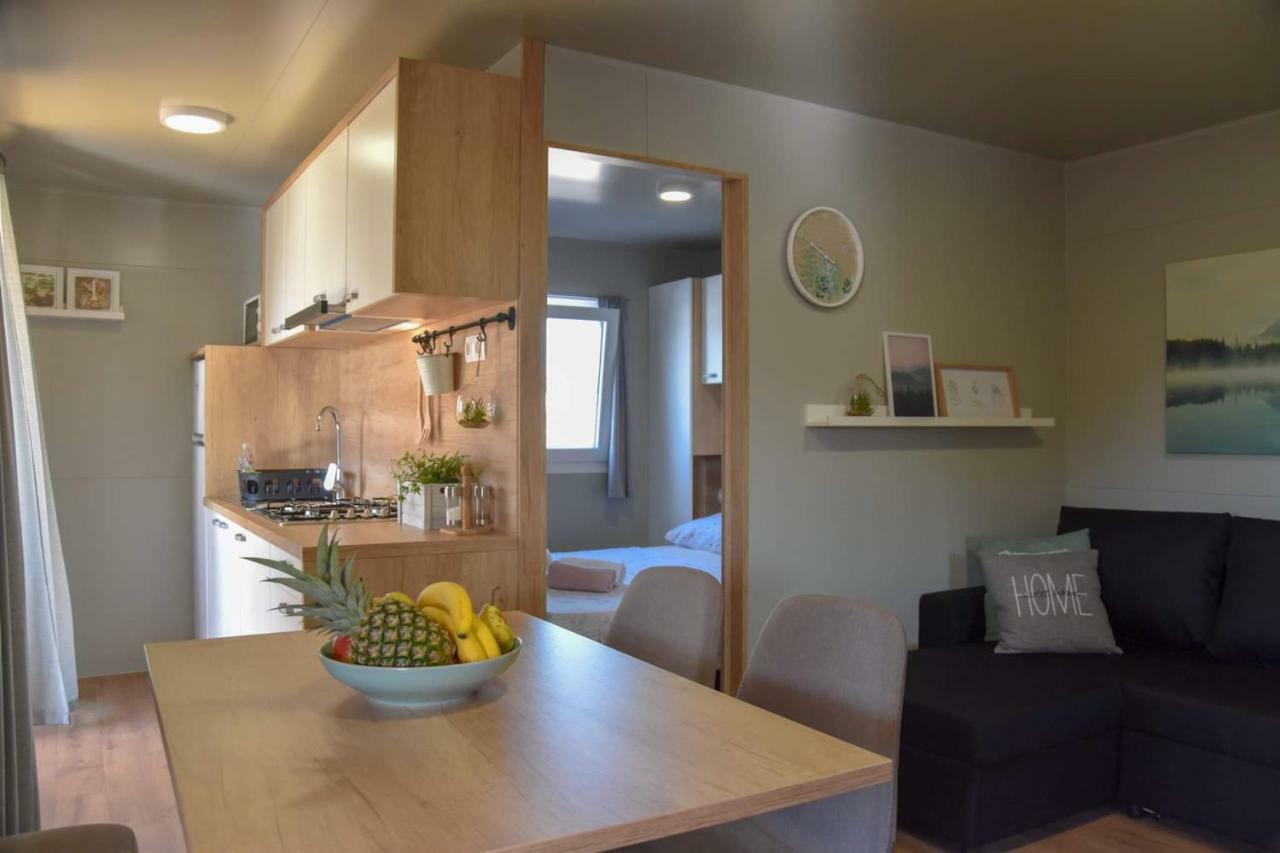 Mobile Home Laura Тисно Екстериор снимка