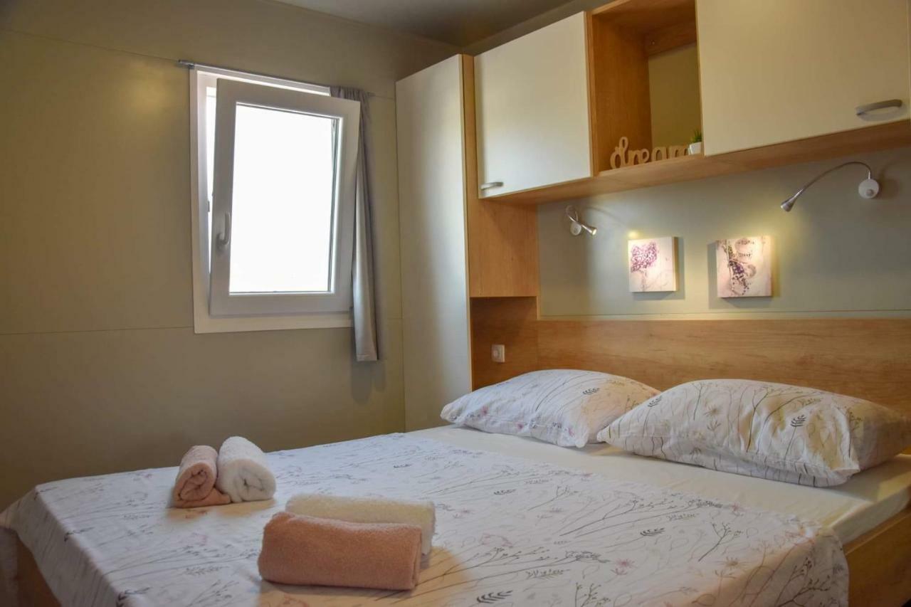 Mobile Home Laura Тисно Екстериор снимка
