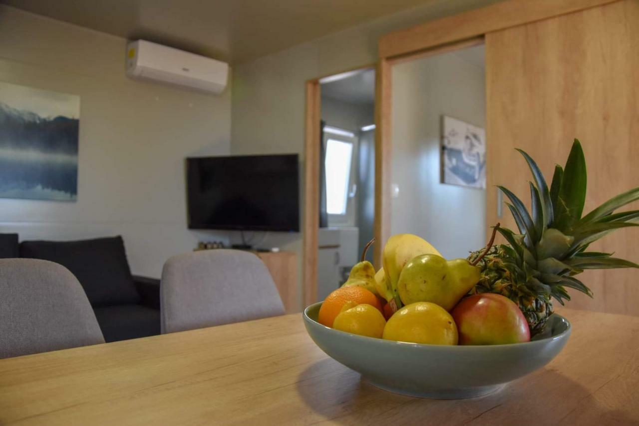 Mobile Home Laura Тисно Екстериор снимка