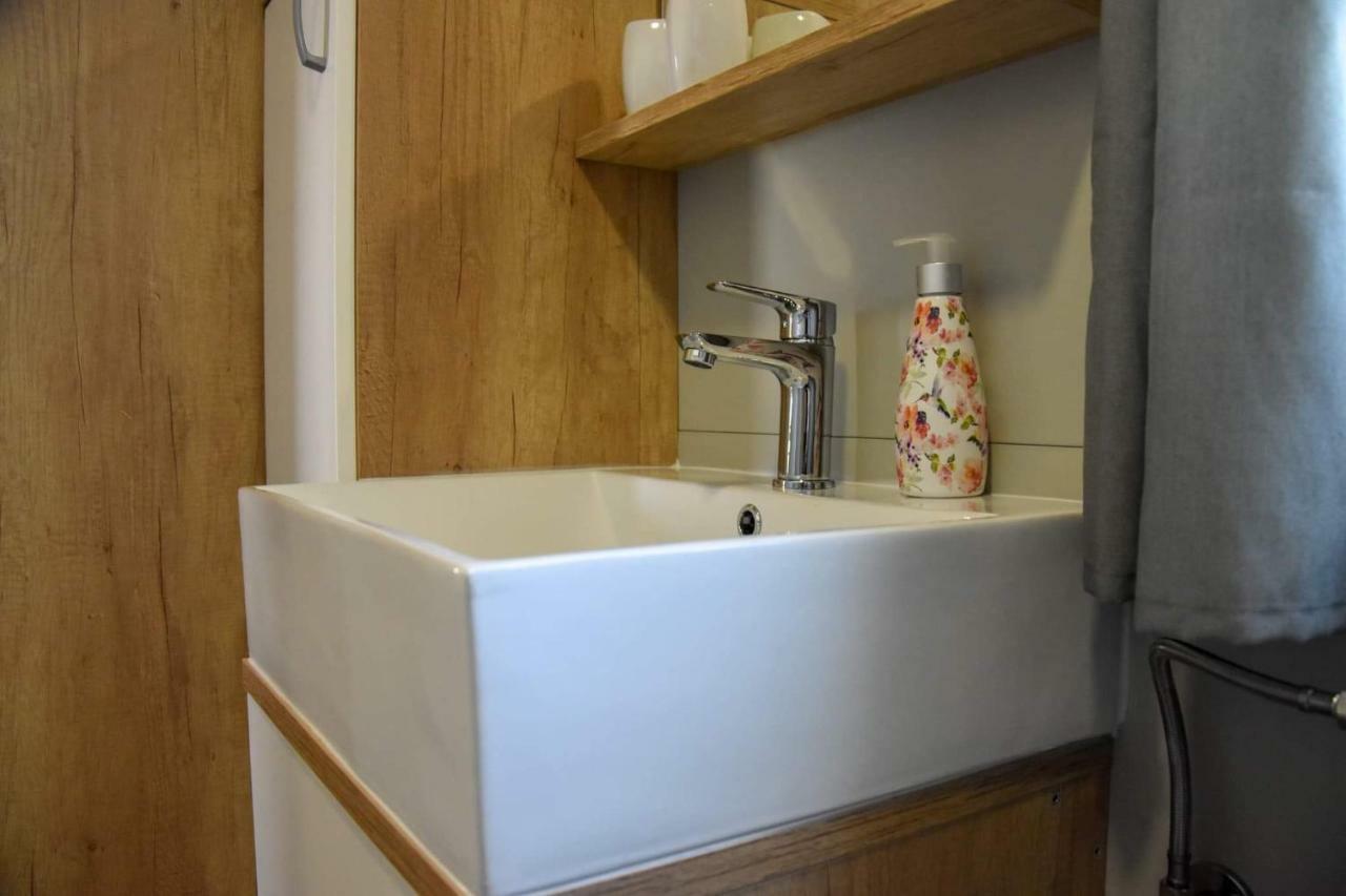 Mobile Home Laura Тисно Екстериор снимка
