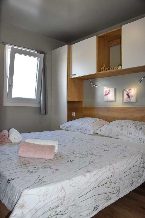 Mobile Home Laura Тисно Екстериор снимка