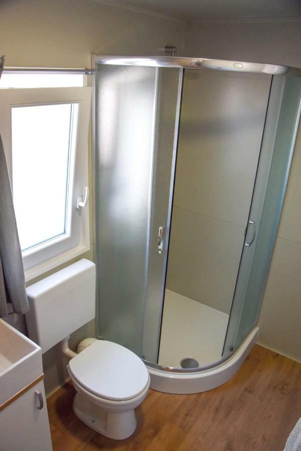 Mobile Home Laura Тисно Екстериор снимка