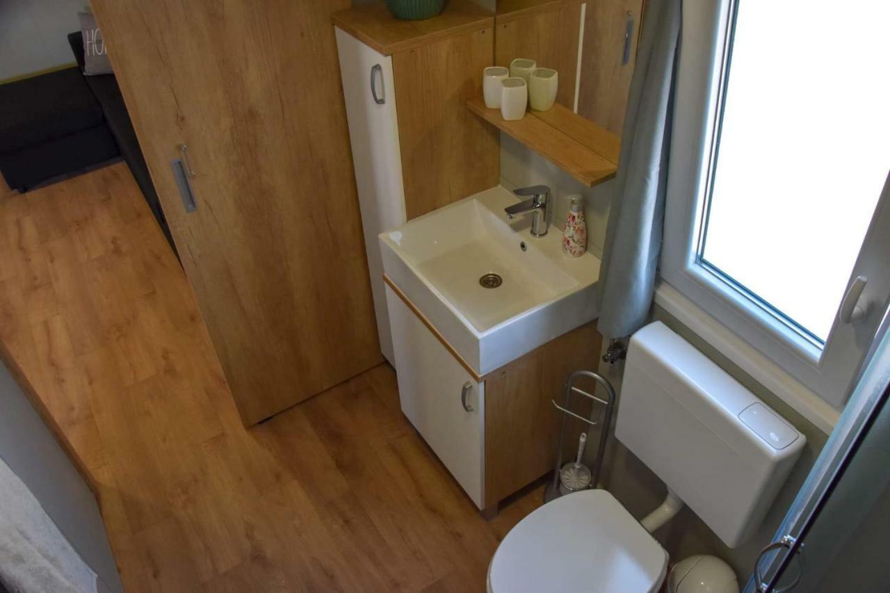 Mobile Home Laura Тисно Екстериор снимка