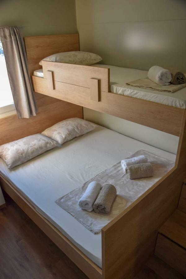 Mobile Home Laura Тисно Екстериор снимка